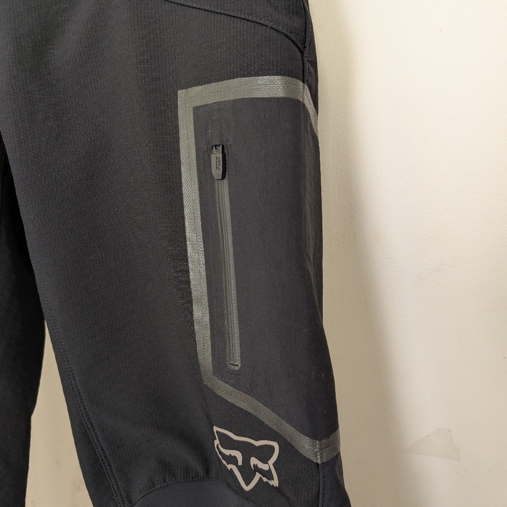 FOX DEFEND FIRE BIKE PANTS SIZE 32 - Picture 3 of 16